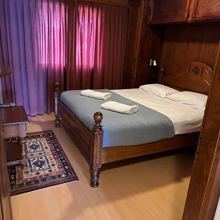 Cosy 2-bed With Pool, Centre アパート *