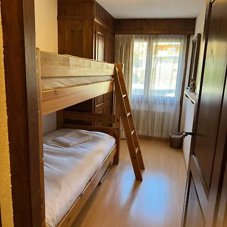 Cosy 2-bed With Pool, Centre